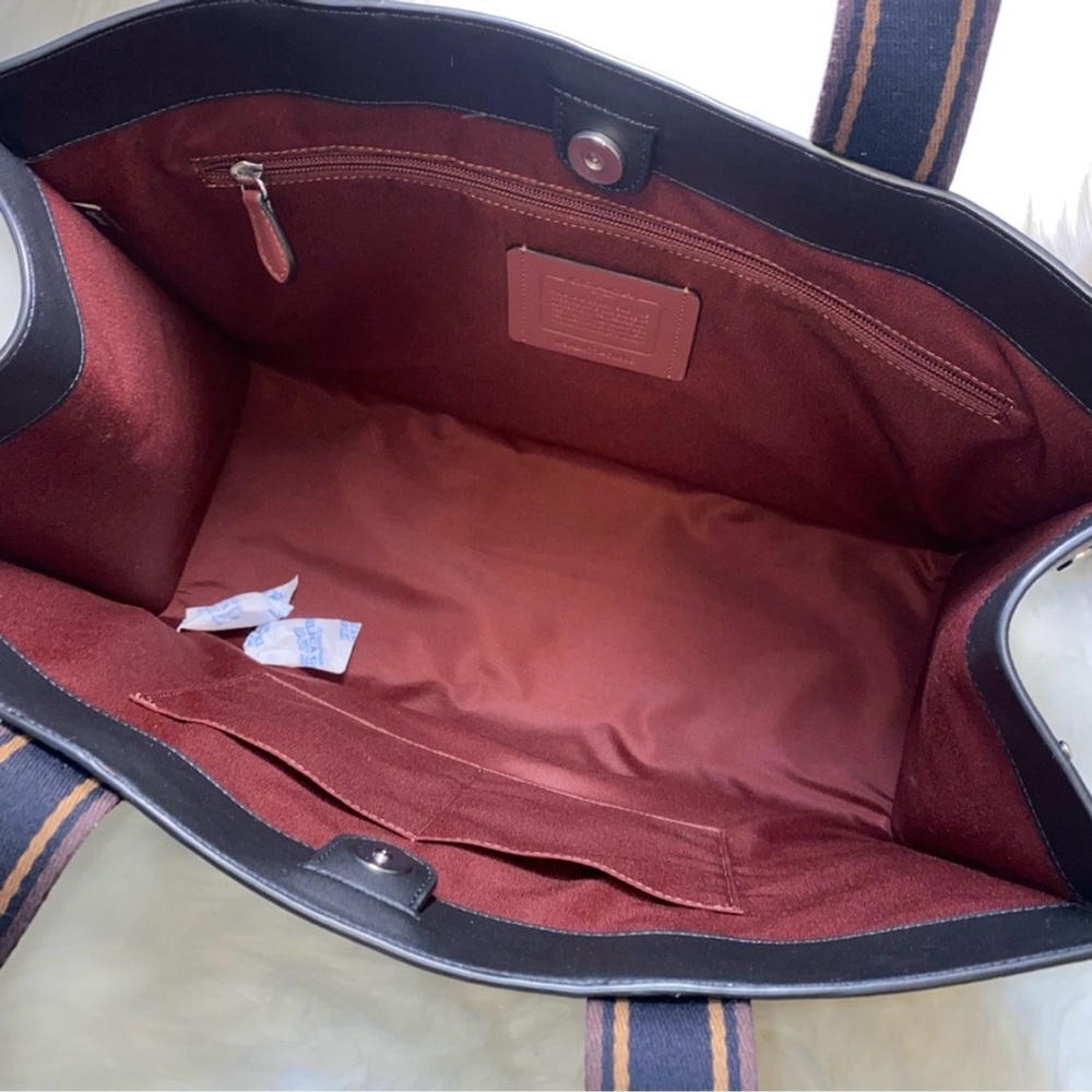 Coach Large Smith Tote New with tags - Picture 10 of 16